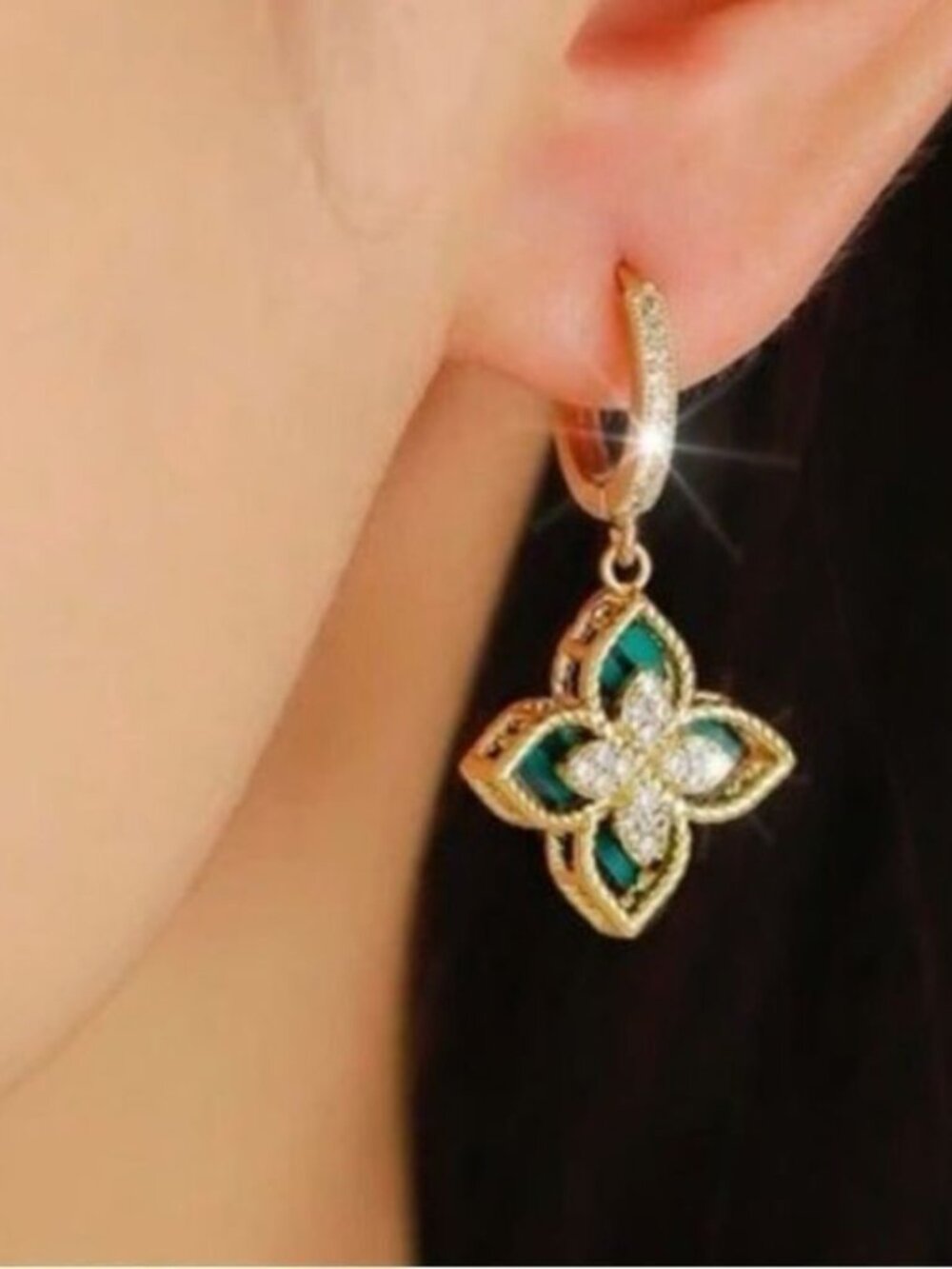 Vintage style hoopearrings M109